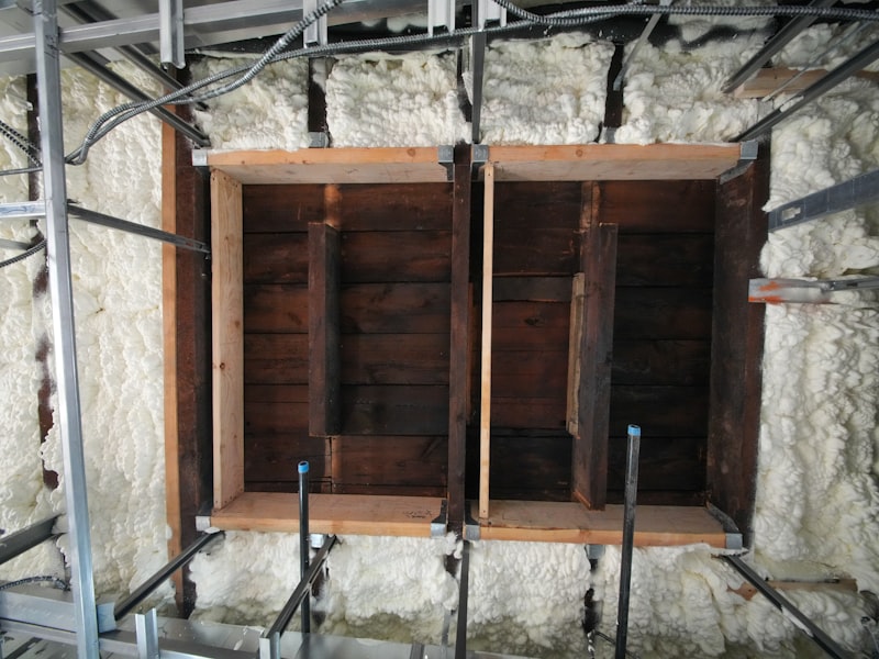 Materiale isolante iniettato nella cavità di una parete